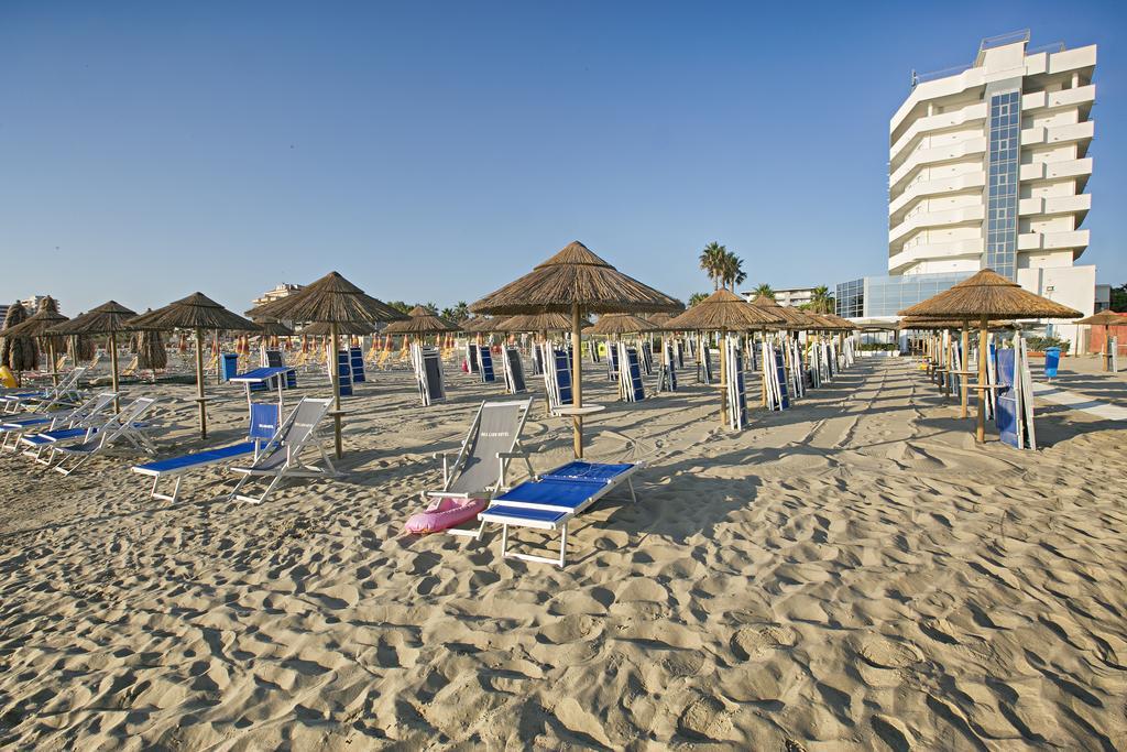 Sea Lion Hotel Montesilvano Exterior photo